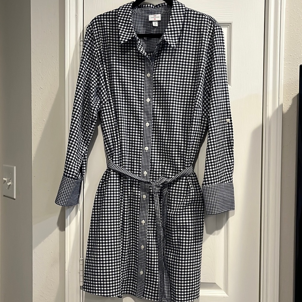 Vineyard Vines for Target, Womens Size 2X, long sleeved, button-up Dress!!!